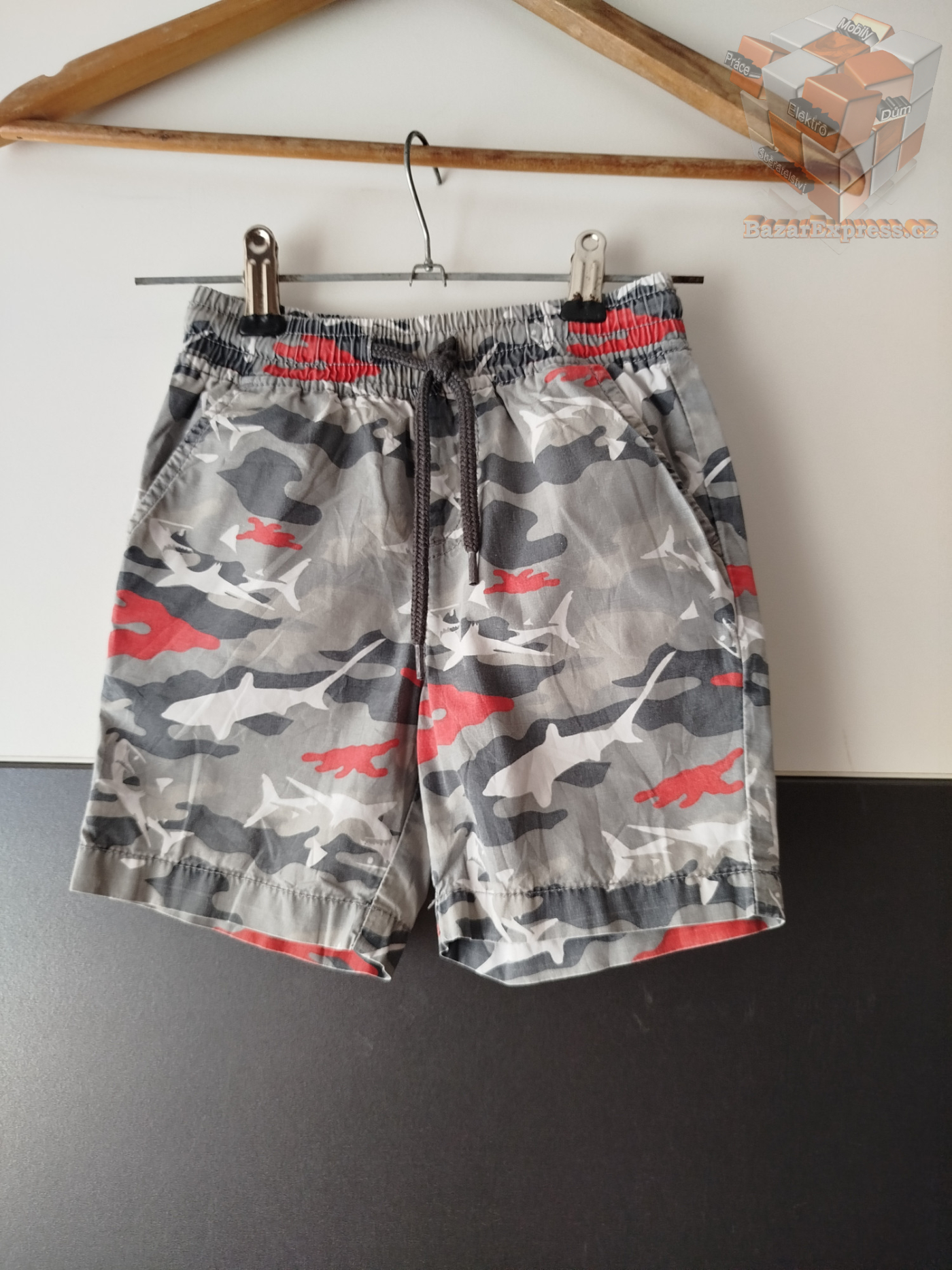 Kraťasy zn. Woolworths vel.104