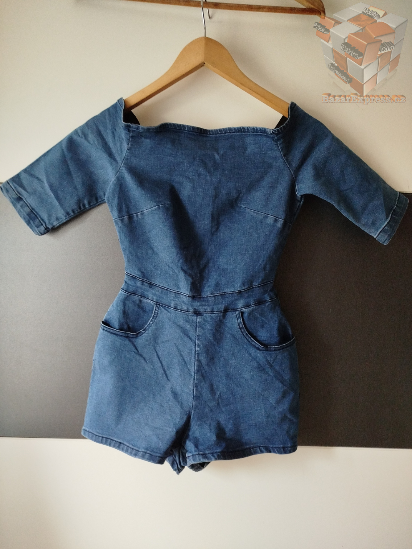 Overal zn. Boohoo vel.38