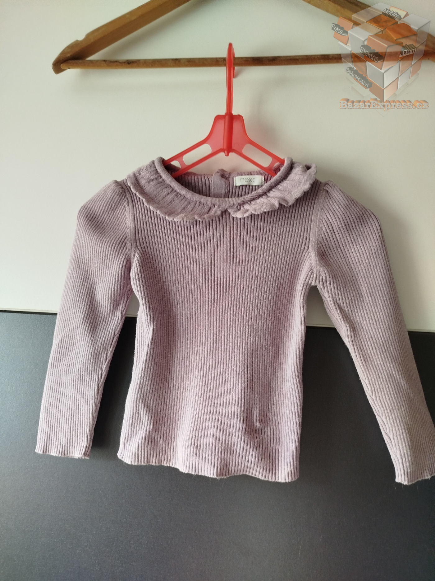 Svetr zn. Next vel.86