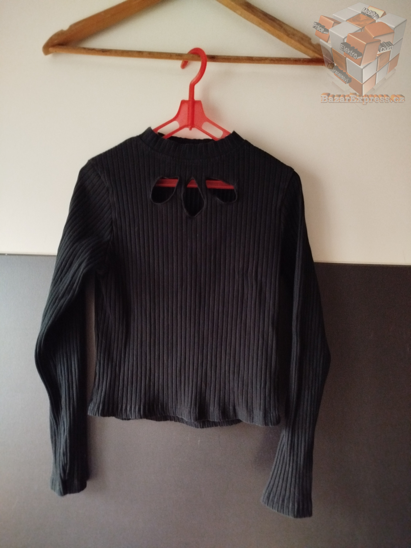 Tričko do pasu zn. Destination vel.158