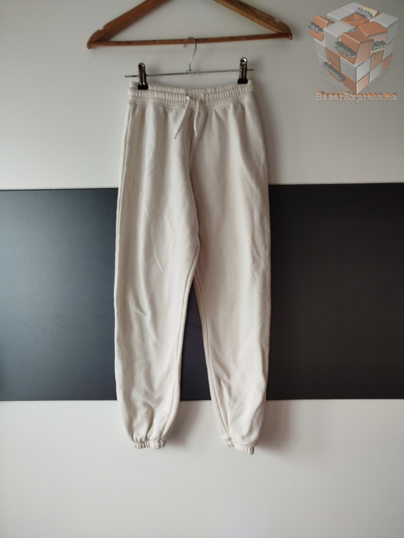 Tepláky zn. Primark vel.146