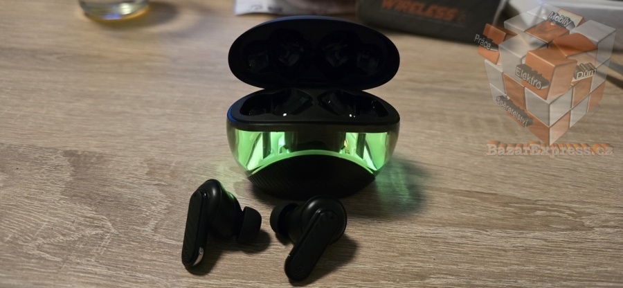 LED podsvícená bluetooth sluchátka s výdrží 4h.
