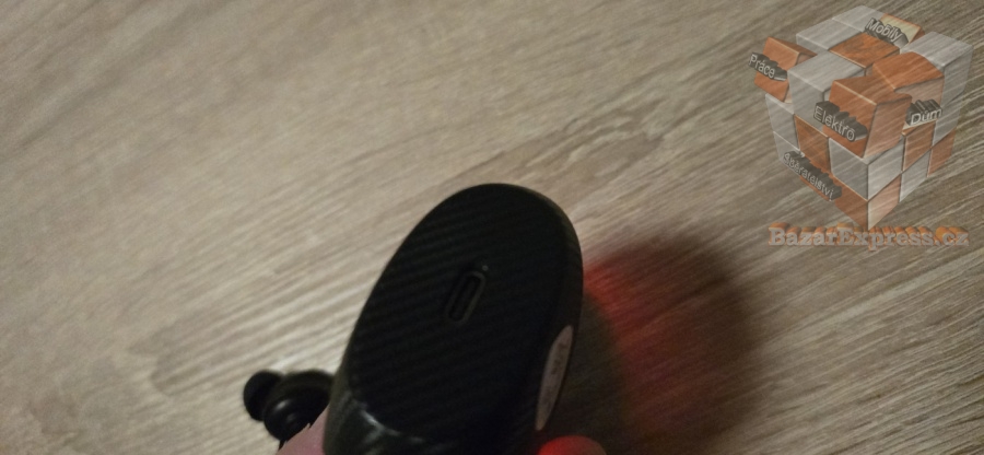 LED podsvícená bluetooth sluchátka s výdrží 4h.