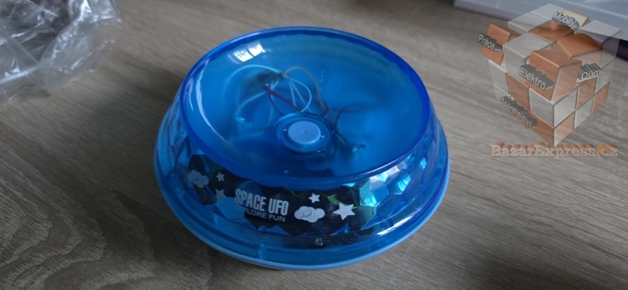 Nobo Kids Ufo fontána která chrlí vodu+světlo+zvuk