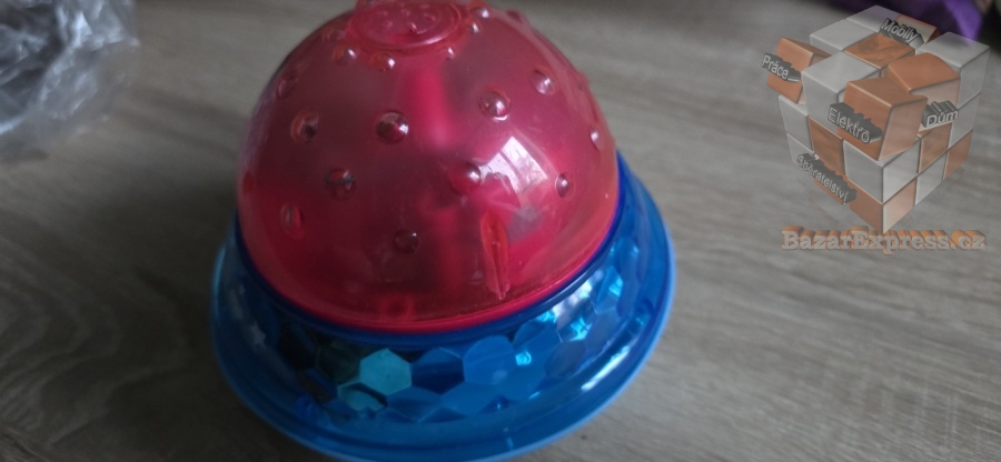 Nobo Kids Ufo fontána která chrlí vodu+světlo+zvuk