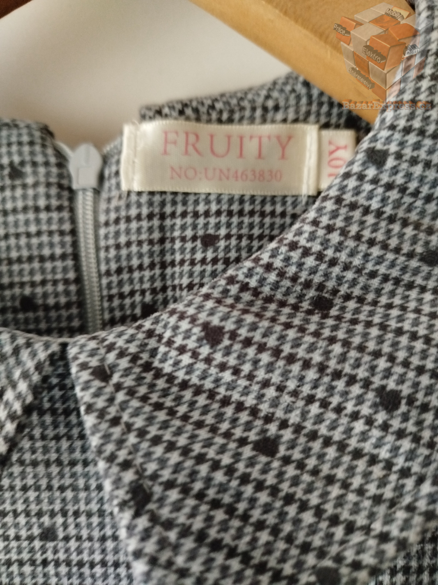 Šaty zn. fruity vel.140