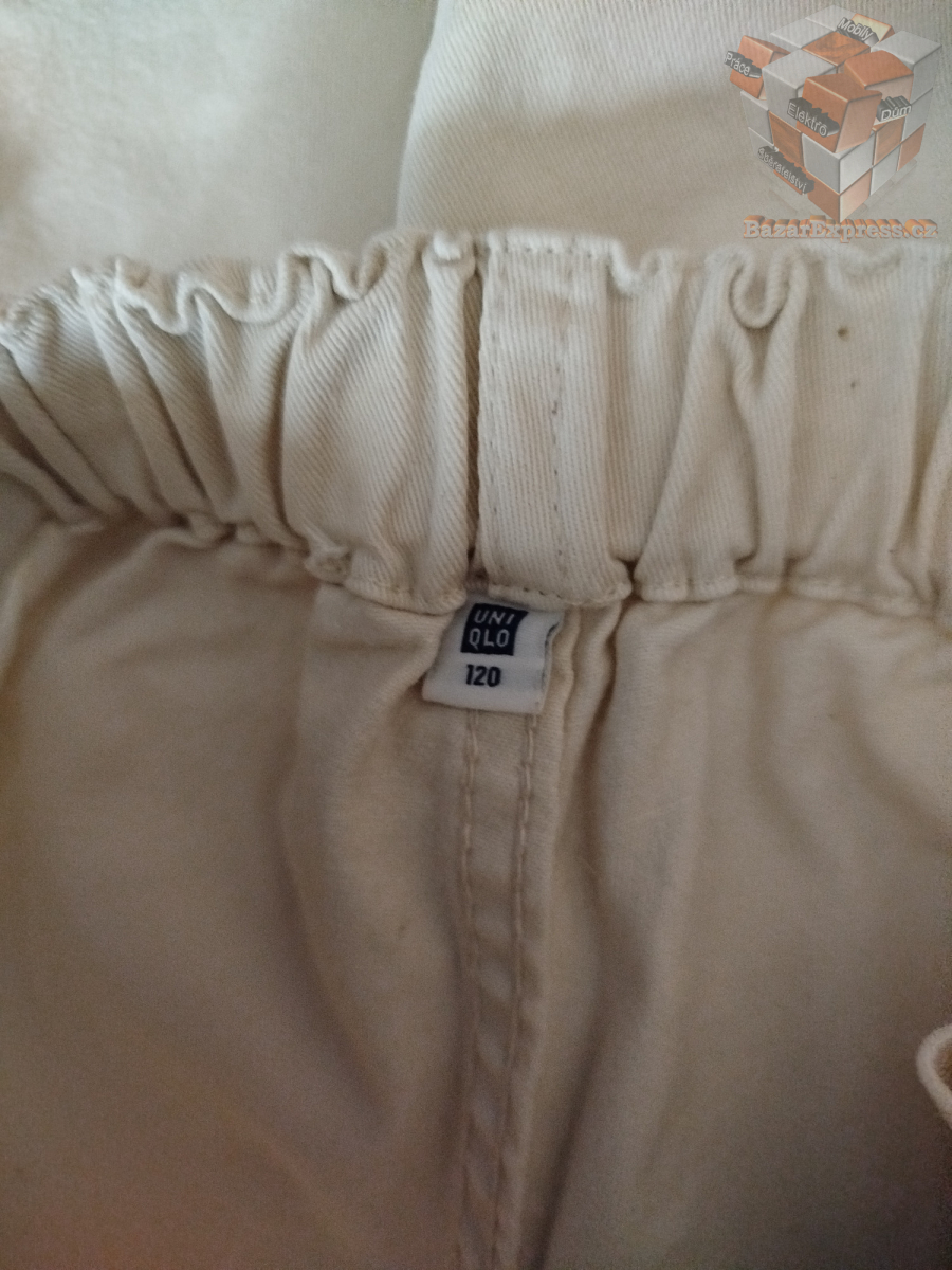 Letní kalhoty zn. Uniqlo vel.122