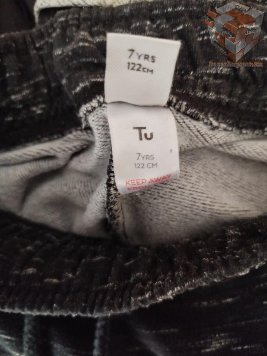Kraťasy zn. TU vel.122