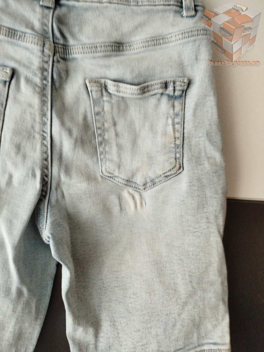 Kraťasy zn. Denim Co vel.134