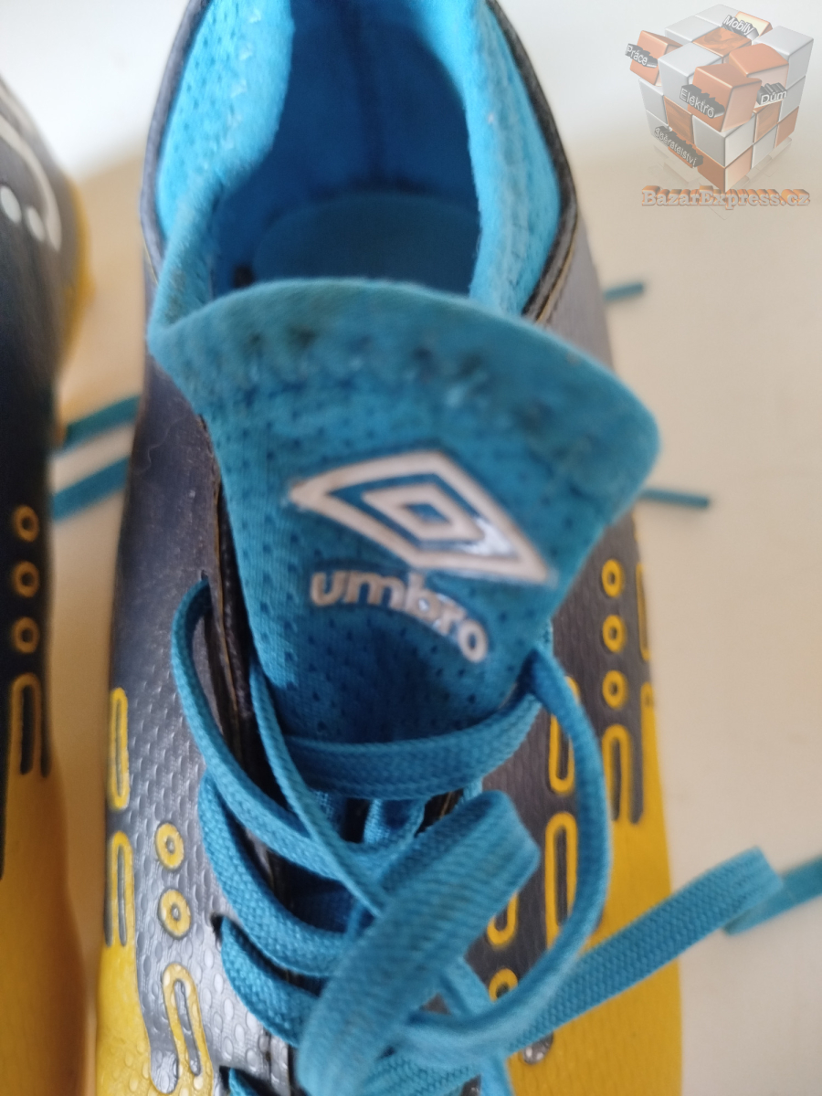 Kopačky zn. Umbro vel.33,5