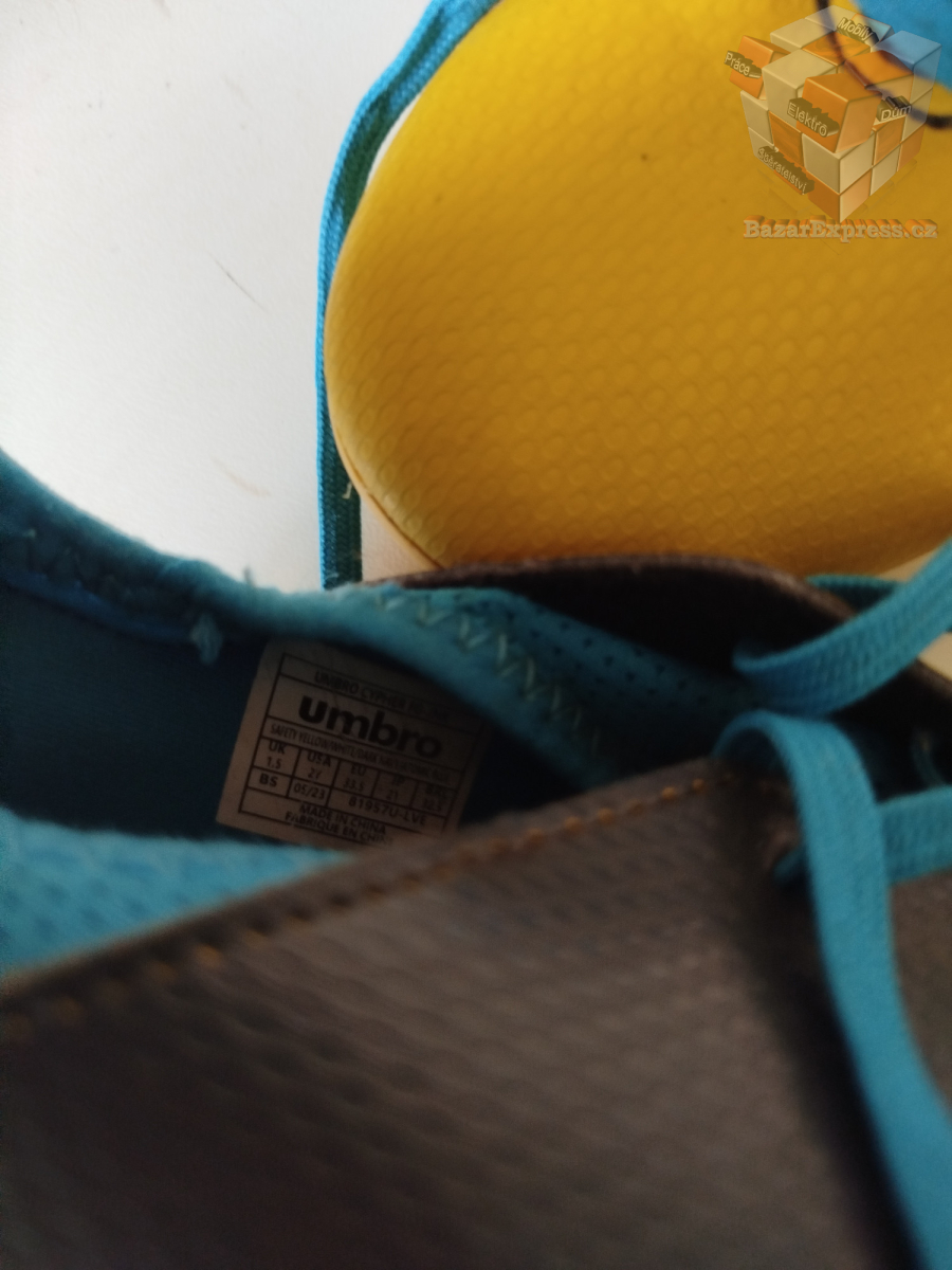 Kopačky zn. Umbro vel.33,5