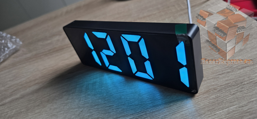 LED hodiny s budíkem na baterie i elektriku