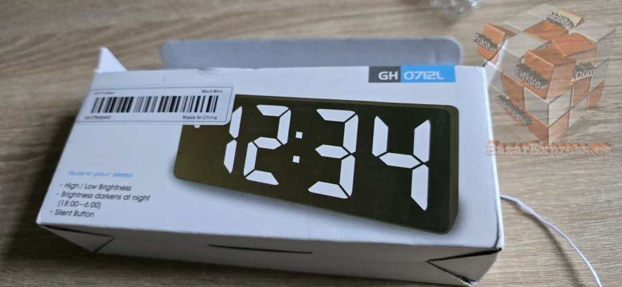 LED hodiny s budíkem na baterie i elektriku