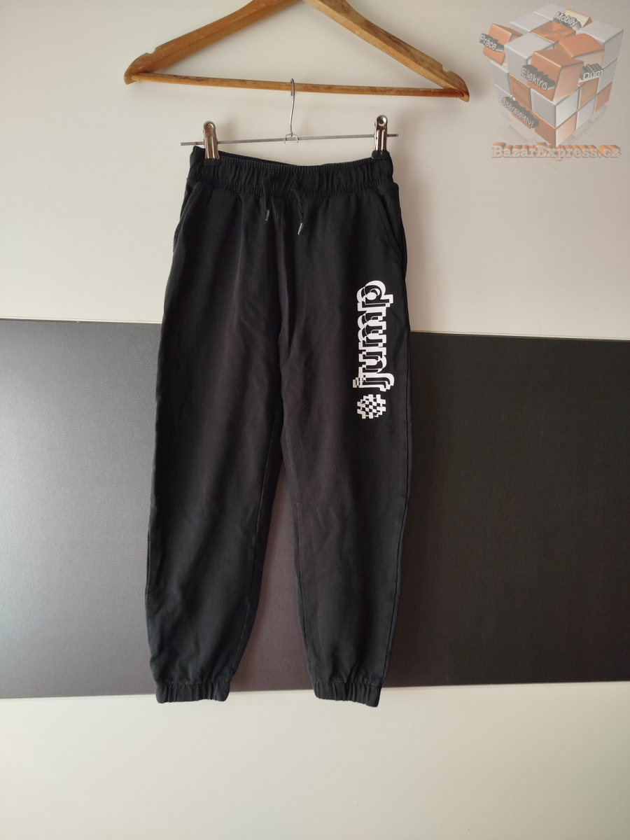 Tepláky zn. Mokida vel.134