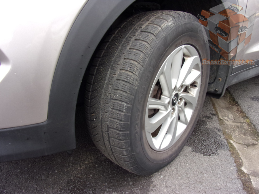 Hyundai Tucson 1,7 CRDi Trikolor