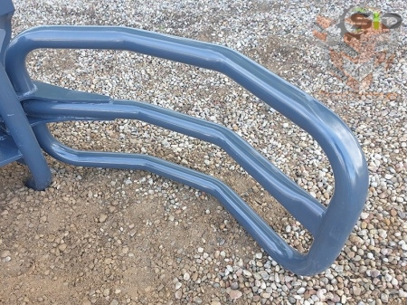 KLEŠTĚ NA KULATÉ BALÍKY-11