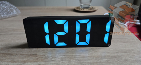 LED hodiny s budíkem na baterie i elektriku
